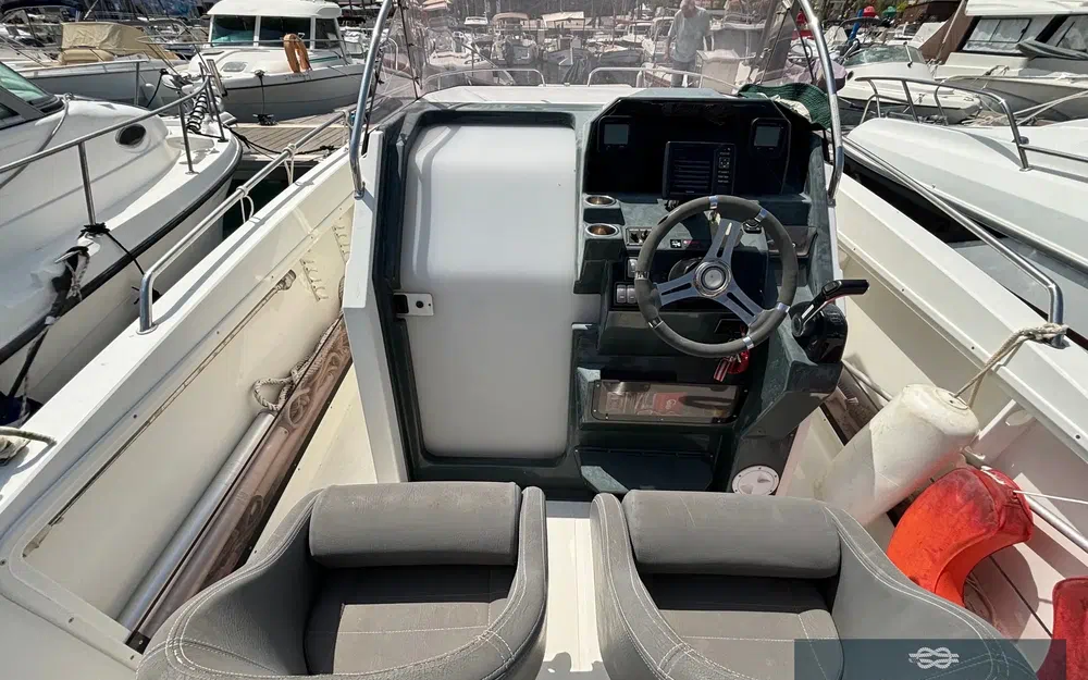 slider 8 Pacific Craft 750 Open