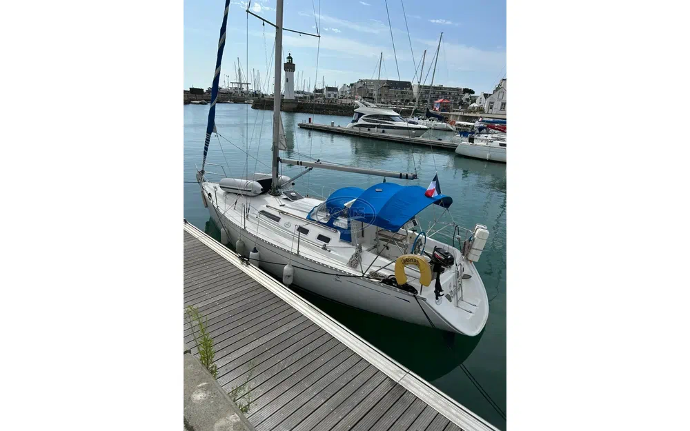 slider 1 Dufour 32 Classic