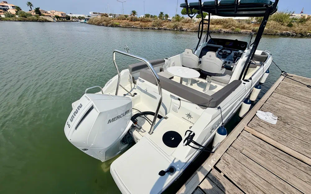 slider 2 Jeanneau CAP CAMARAT 7.5 CC SERIE 3