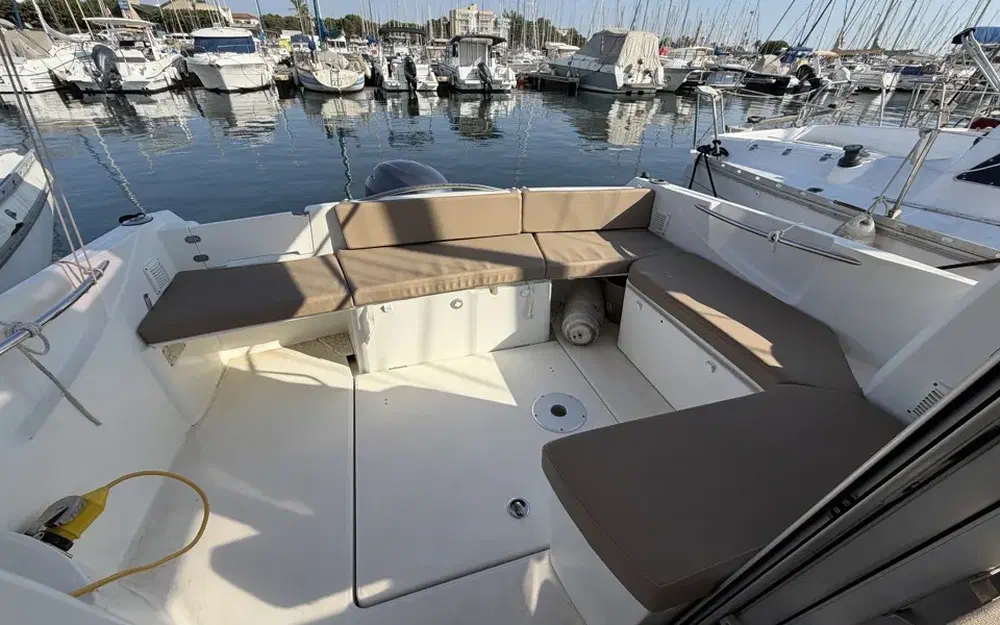 slider 12 Jeanneau Merry Fisher 755