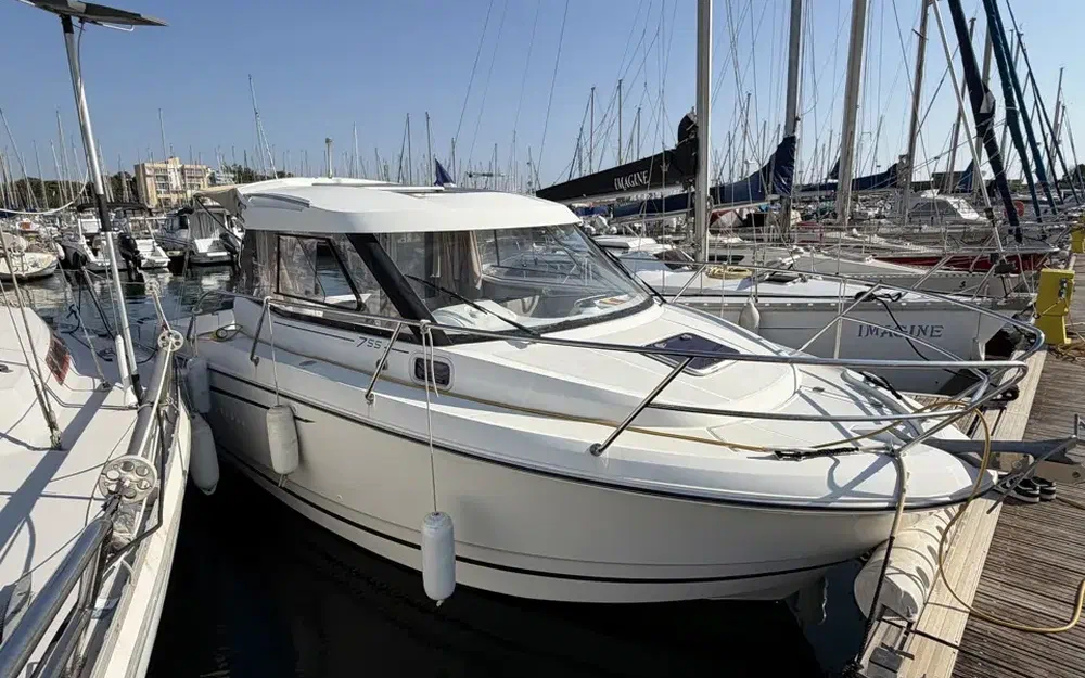 slider 1 Jeanneau Merry Fisher 755