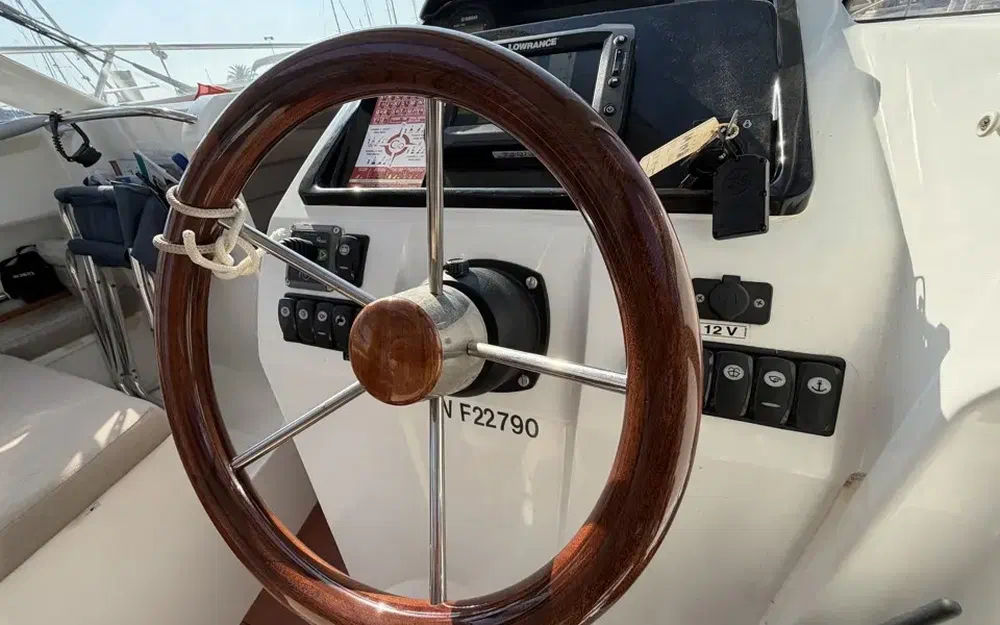 slider 26 Jeanneau Merry Fisher 755