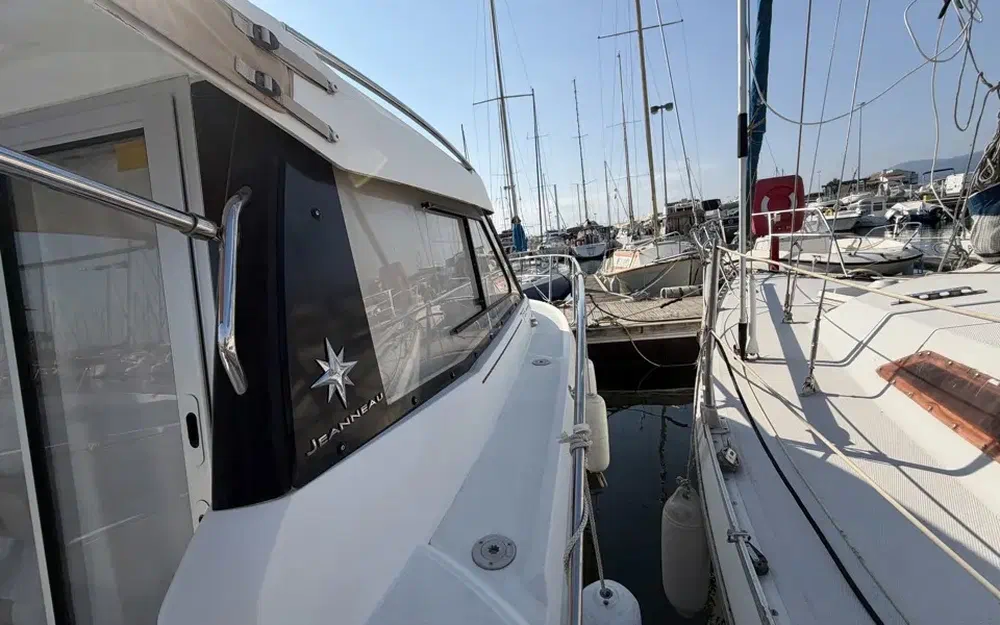 slider 5 Jeanneau Merry Fisher 755