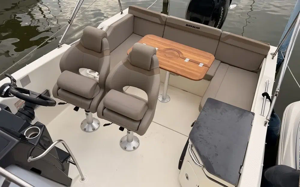 slider 9 Quicksilver Activ 755 Sundeck