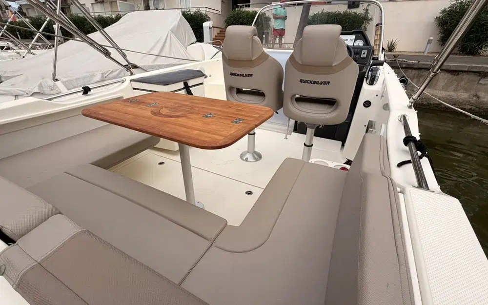 slider 12 Quicksilver Activ 755 Sundeck