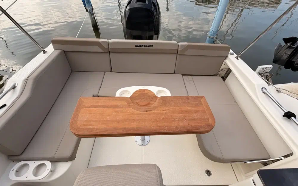 slider 17 Quicksilver Activ 755 Sundeck