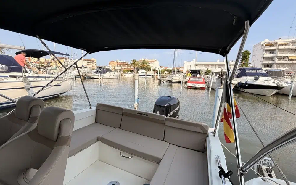 slider 19 Quicksilver Activ 755 Sundeck