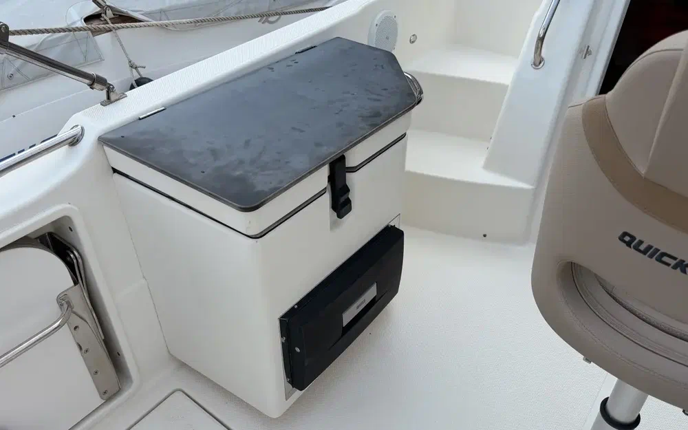 slider 20 Quicksilver Activ 755 Sundeck