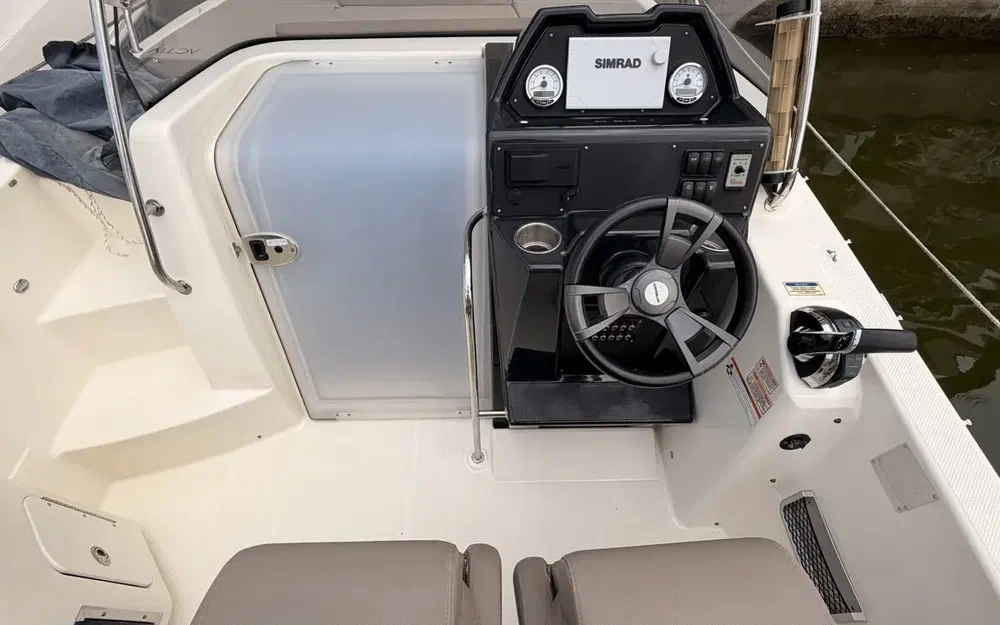 slider 25 Quicksilver Activ 755 Sundeck