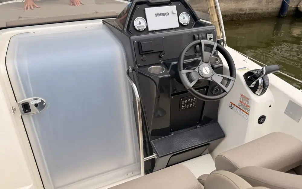 slider 29 Quicksilver Activ 755 Sundeck