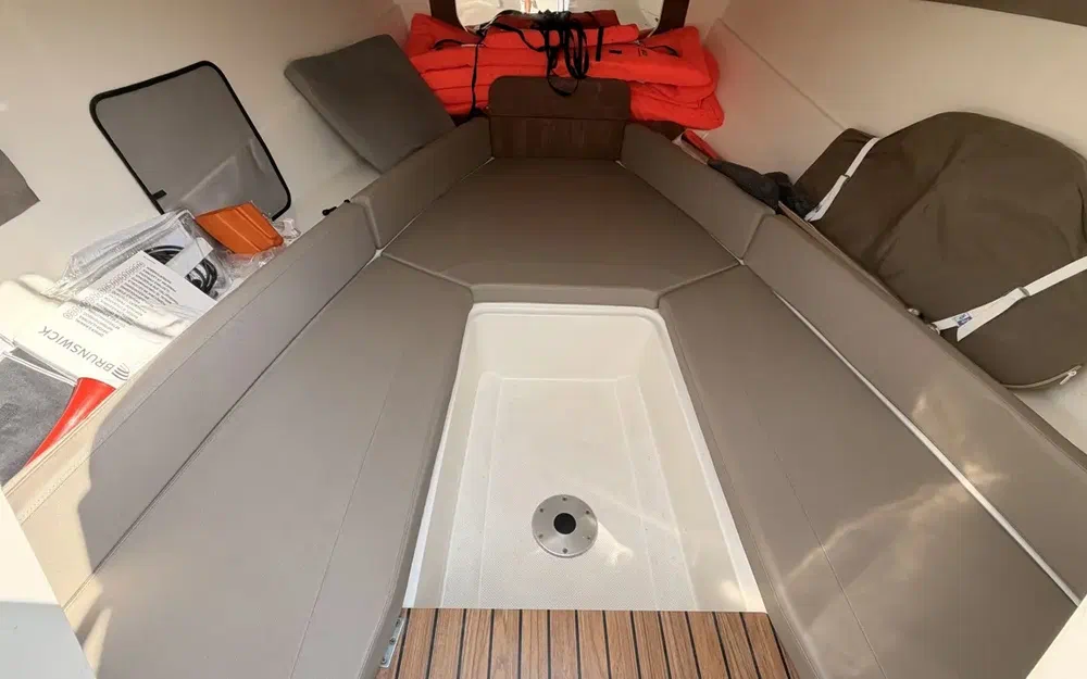 slider 31 Quicksilver Activ 755 Sundeck