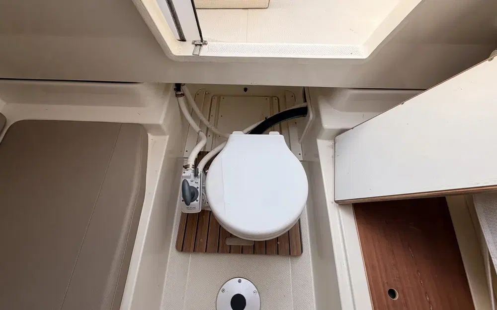 slider 33 Quicksilver Activ 755 Sundeck