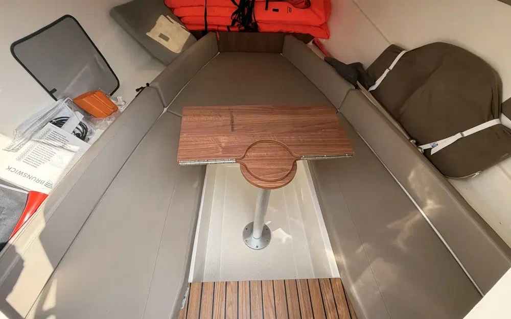 slider 36 Quicksilver Activ 755 Sundeck