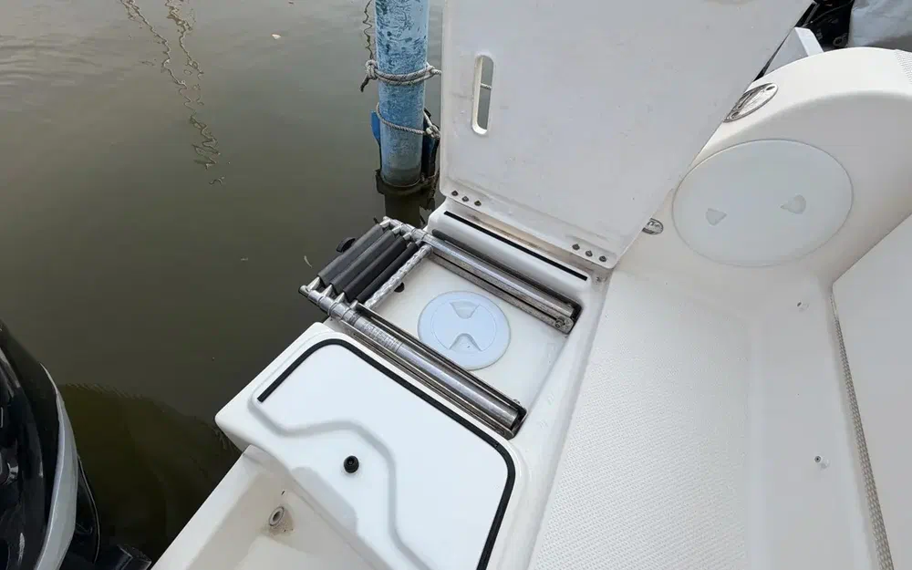 slider 40 Quicksilver Activ 755 Sundeck