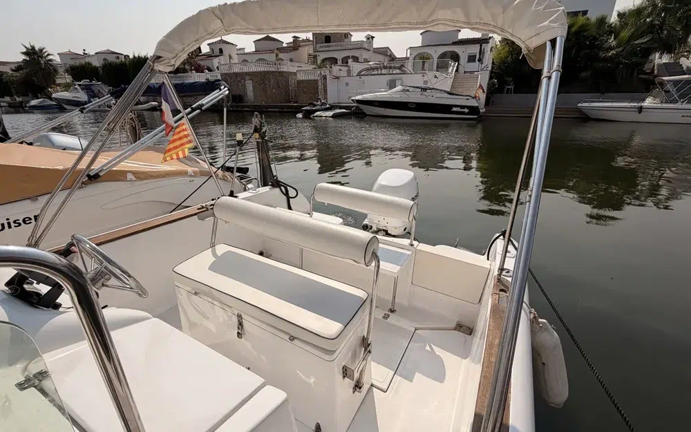 slider 15 Pacific Craft 550 Open