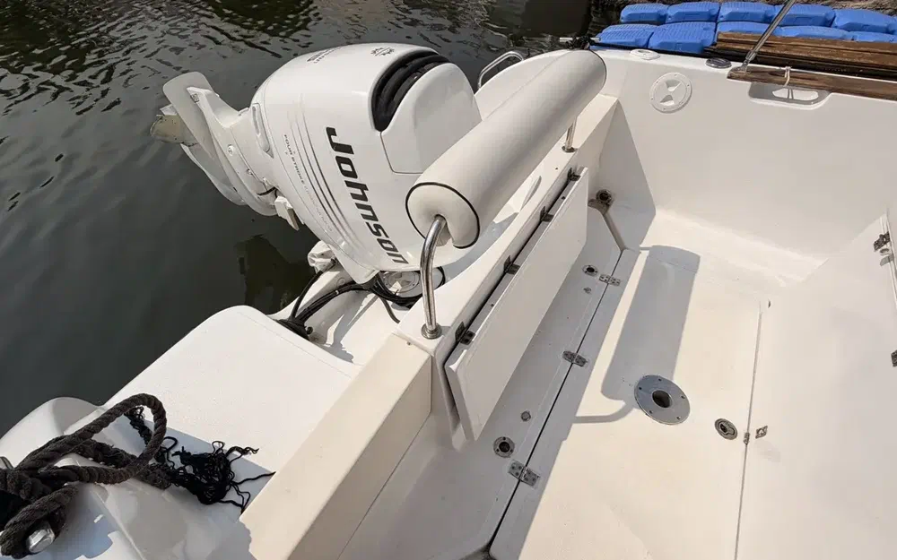 slider 23 Pacific Craft 550 Open