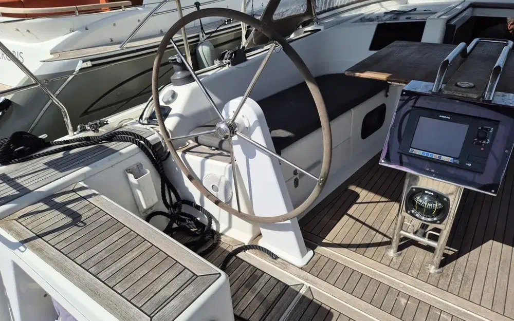 slider 11 Hanse 385