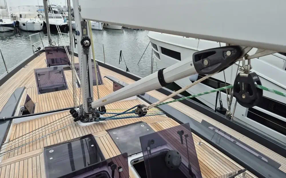 slider 1 Hanse 575