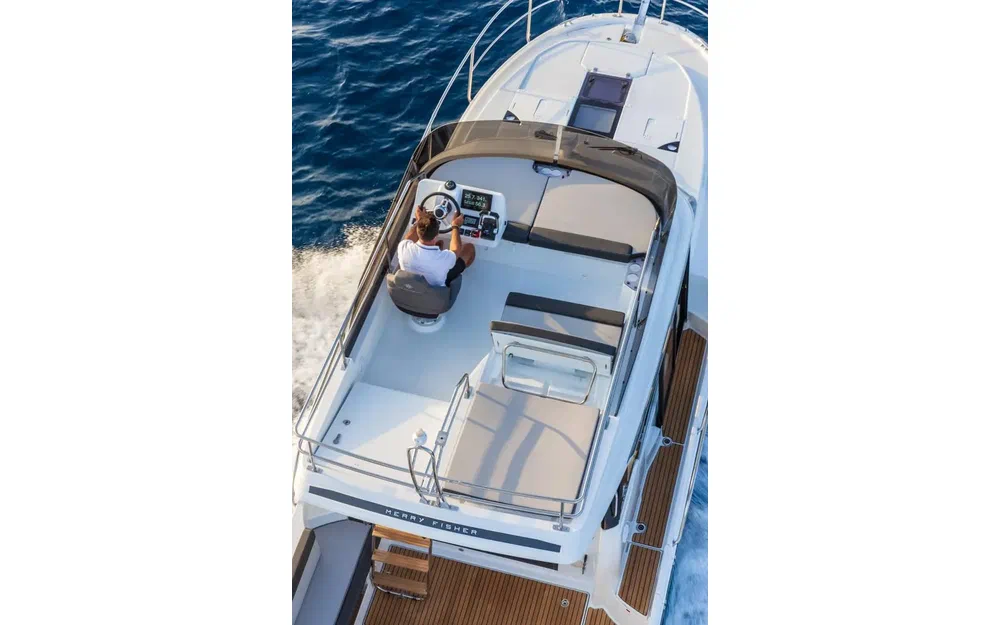 slider 2 Jeanneau merry fisher 1095 fly