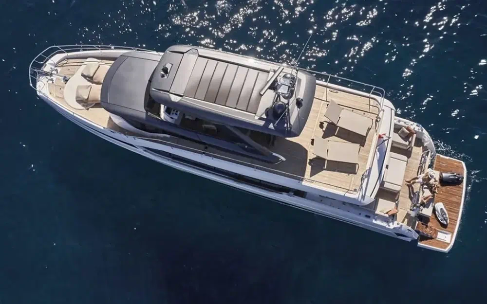 slider 1 Prestige Yachts X70
