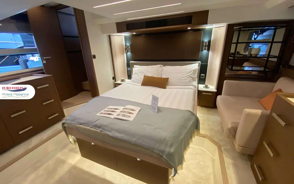 slider 9 Prestige Yachts X60