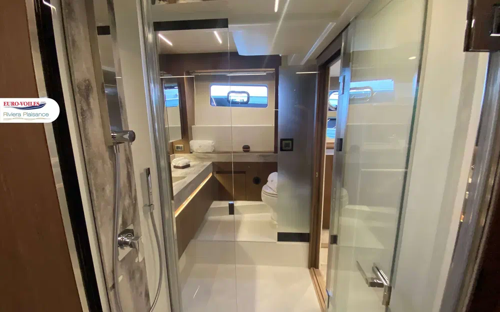slider 12 Prestige Yachts X60