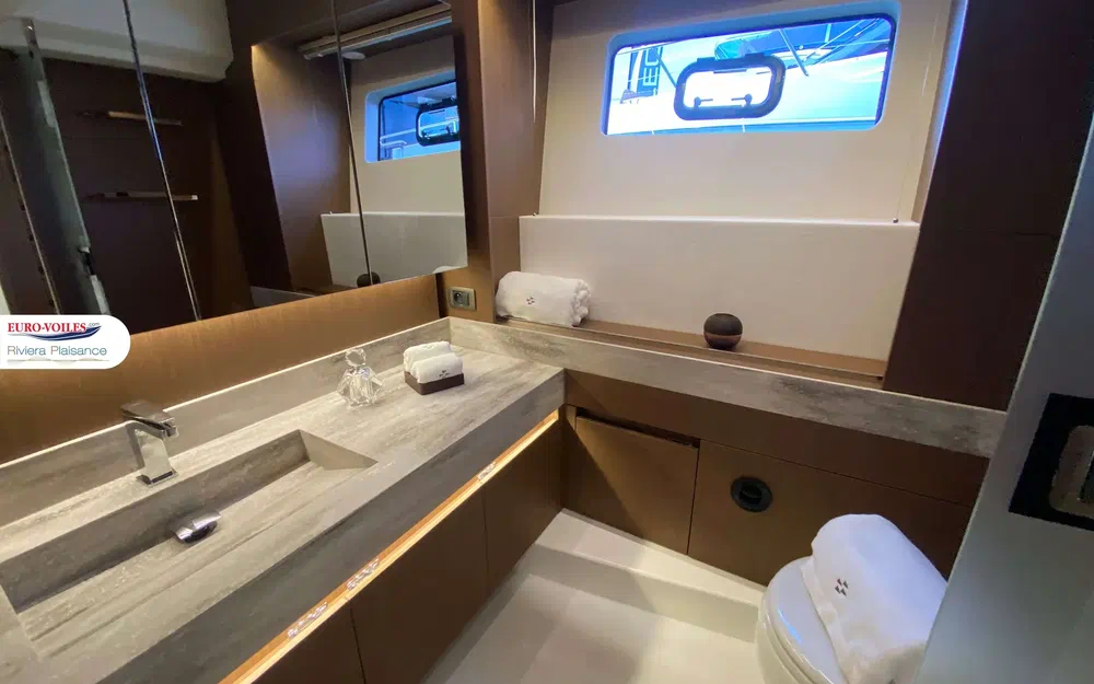 slider 13 Prestige Yachts X60