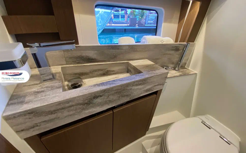 slider 16 Prestige Yachts X60