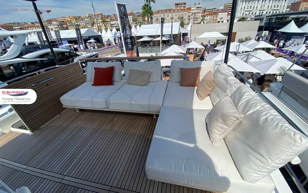 slider 18 Prestige Yachts X60