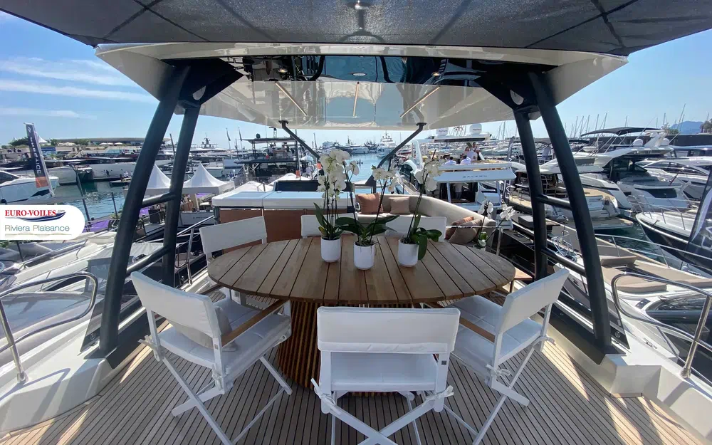 slider 19 Prestige Yachts X60