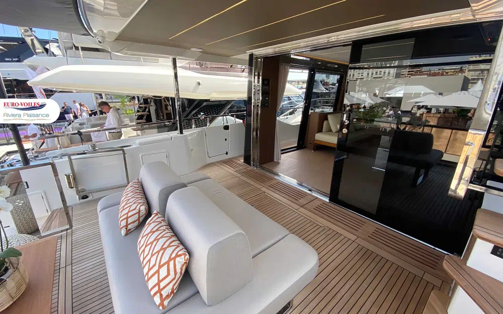 slider 2 Prestige Yachts X60