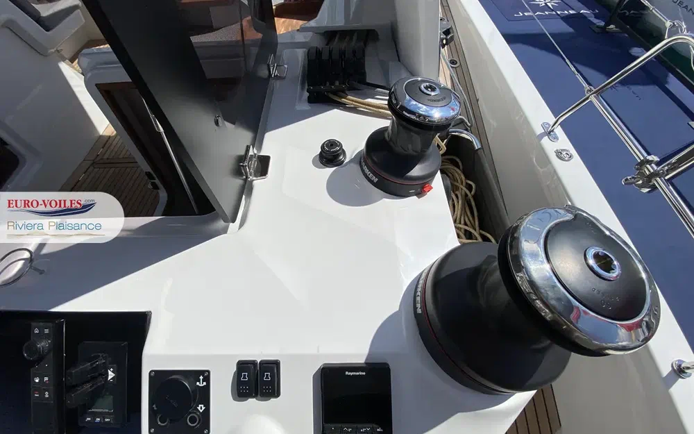 slider 6 Jeanneau 55