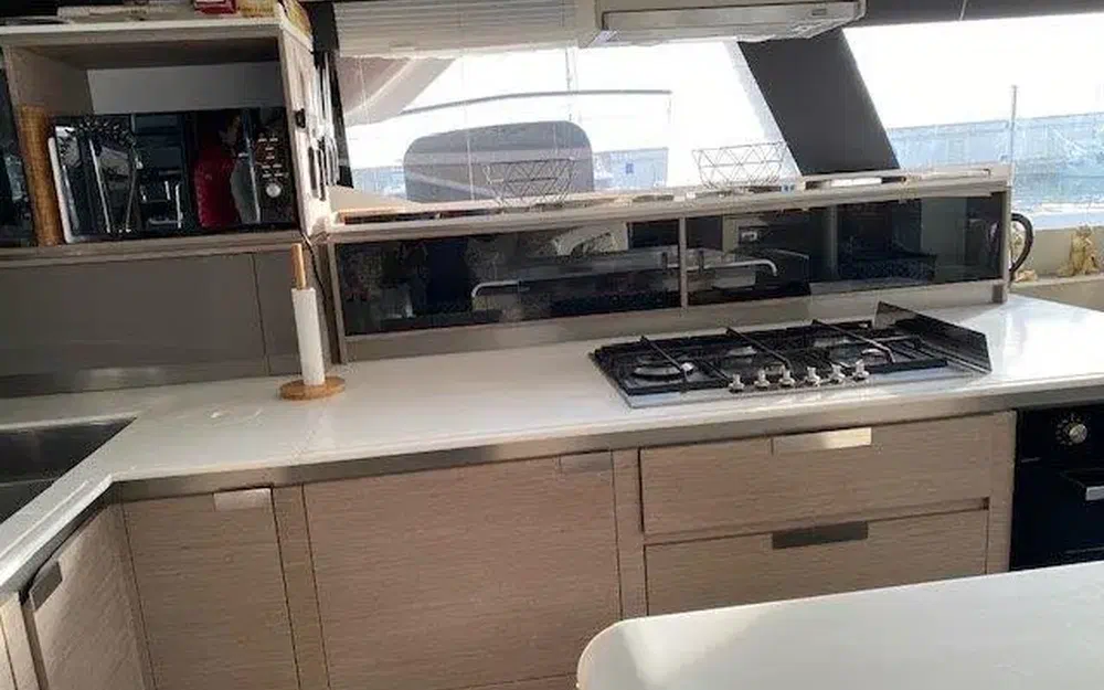 slider 13 Fountaine Pajot Alegria 67