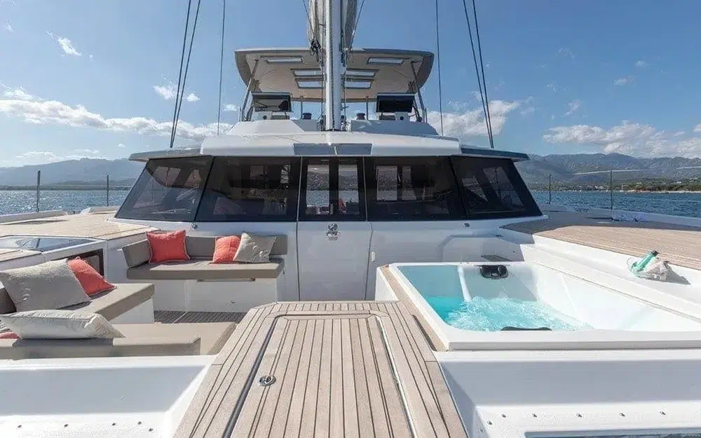 slider 8 Fountaine Pajot Alegria 67