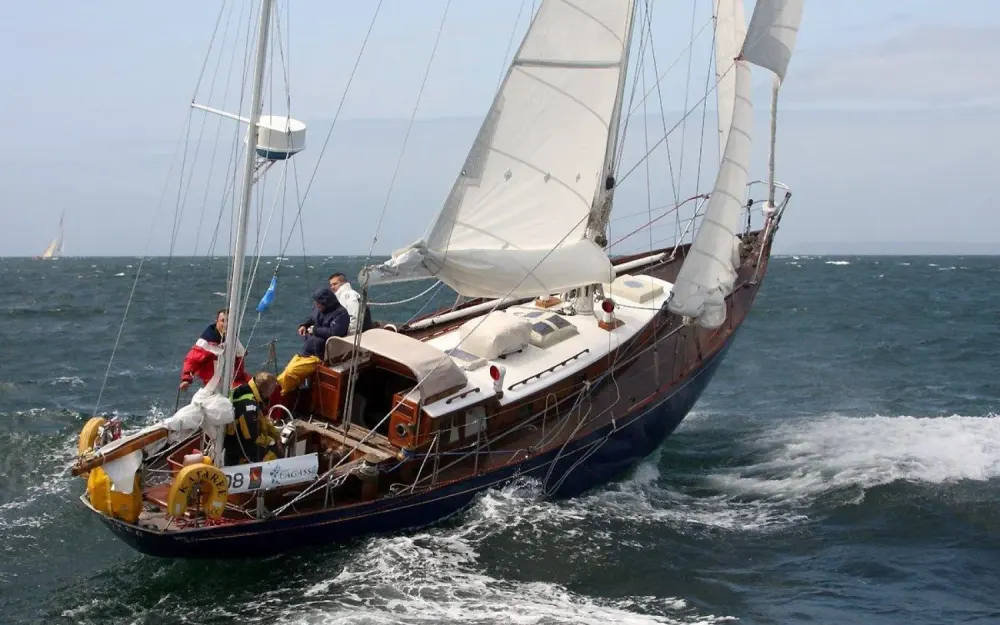 slider 1 Arthur Robb Yawl Bermudien - null