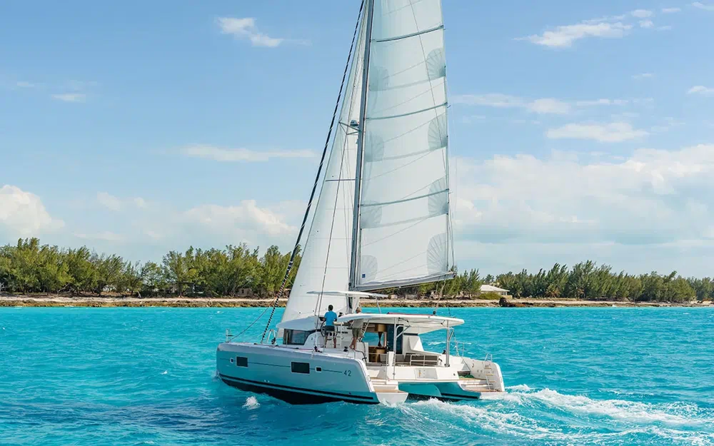 slider 1 Lagoon 42