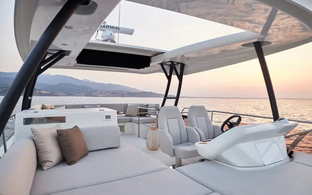 slider 18 Prestige Yachts F5.7