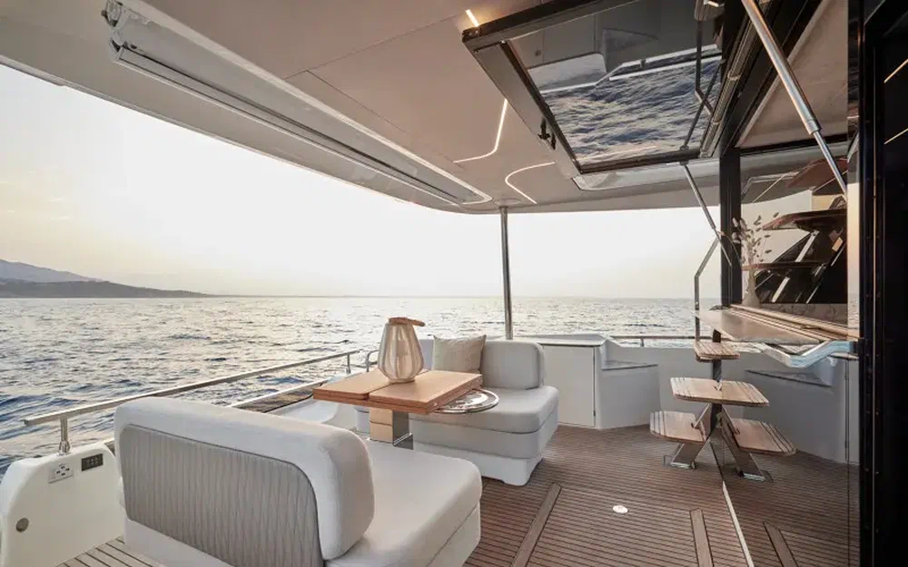 slider 4 Prestige Yachts F5.7