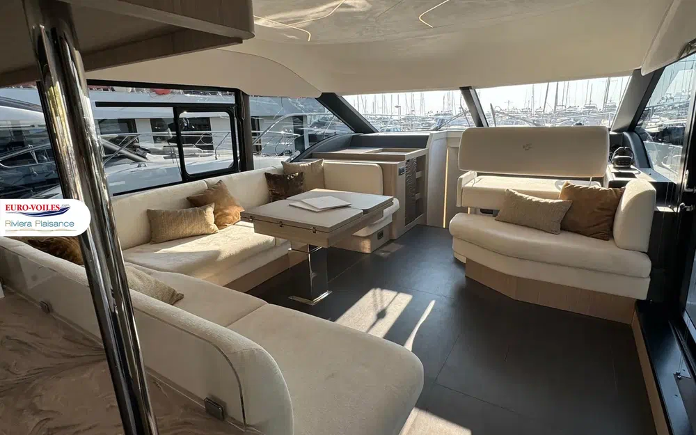 slider 7 Prestige Yachts F5.7