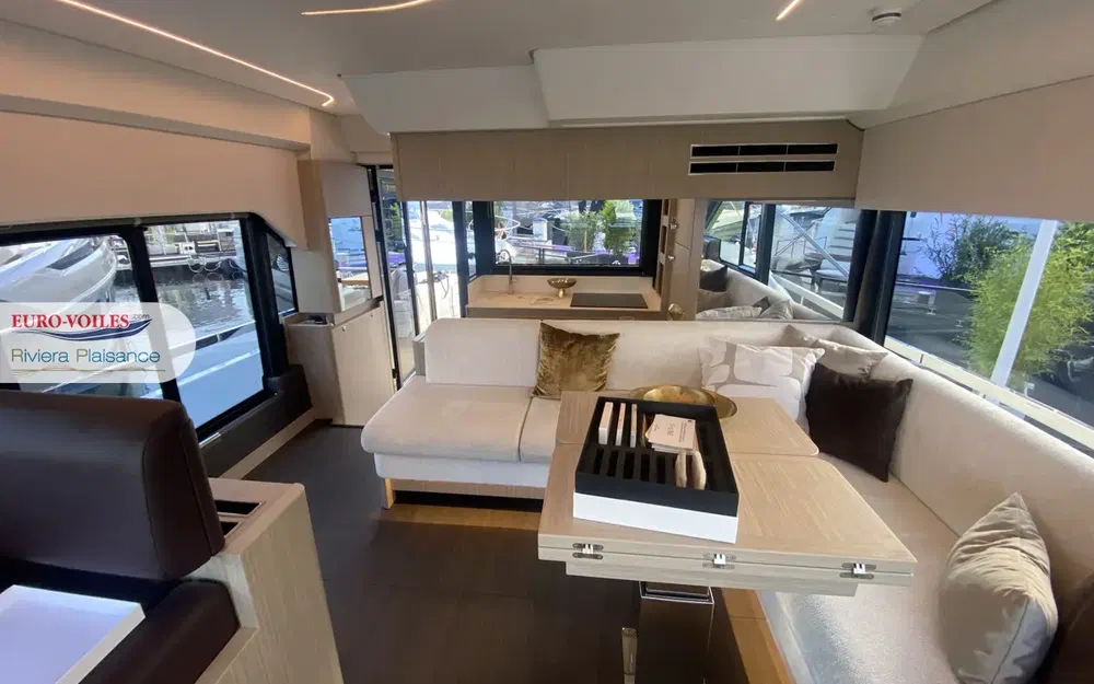 slider 9 Prestige Yachts F4.9
