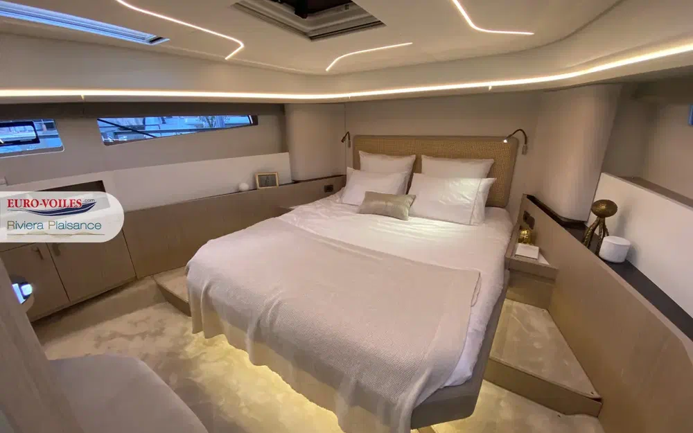 slider 12 Prestige Yachts F4.9