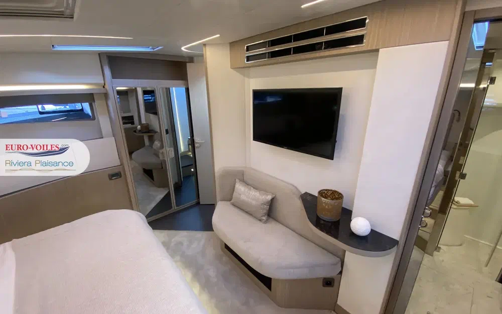 slider 13 Prestige Yachts F4.9