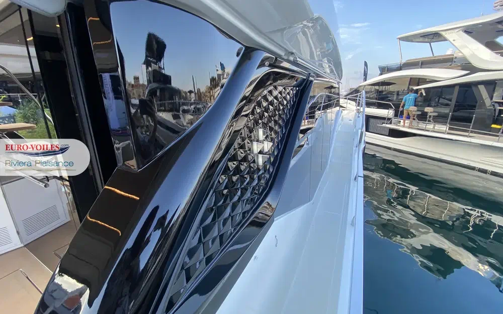 slider 19 Prestige Yachts F4.9