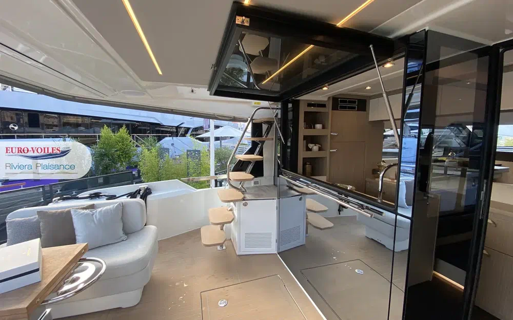 slider 5 Prestige Yachts F4.9