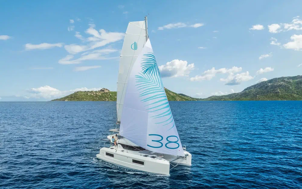 slider 2 Lagoon 38