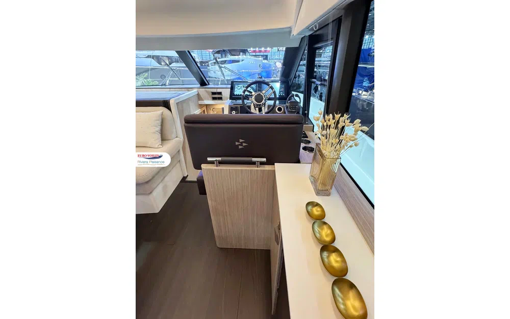 slider 13 Prestige Yachts F4.3