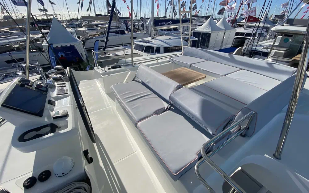 slider 9 Lagoon 51