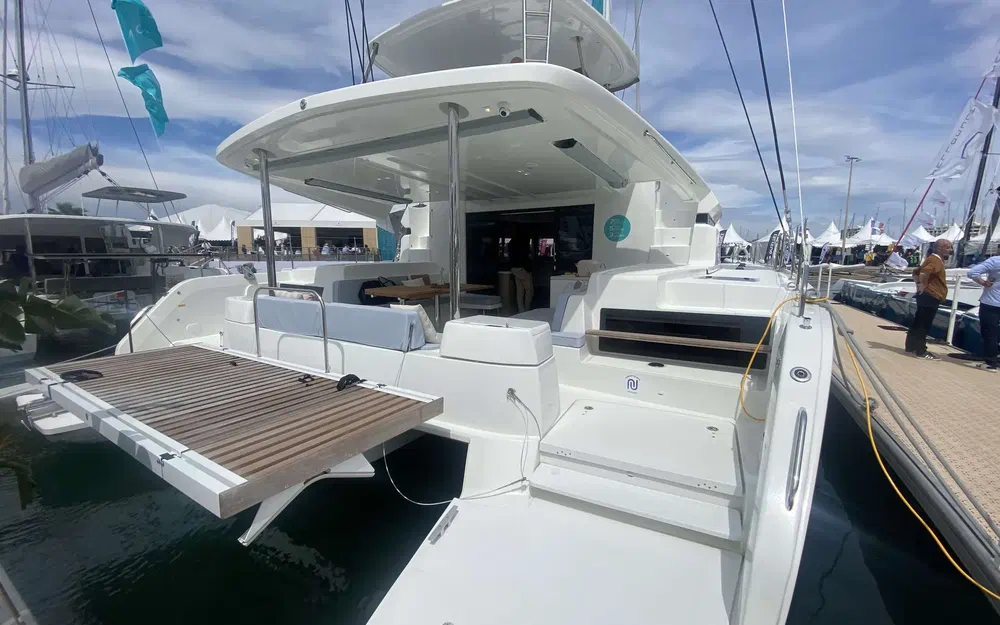 slider 2 Lagoon 51