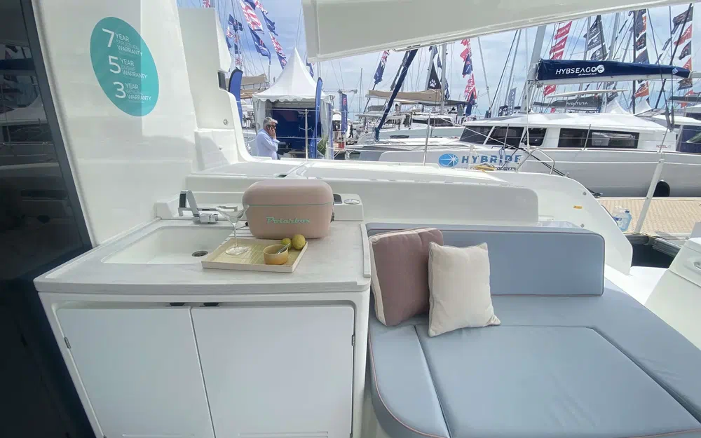 slider 6 Lagoon 51