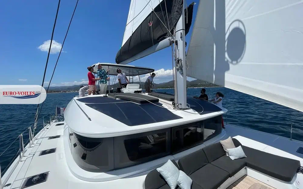 slider 2 Lagoon 51